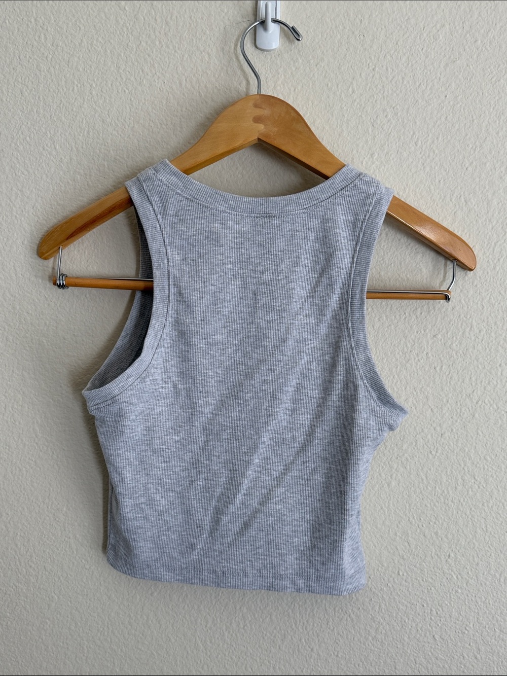 Full Tilt Light Gray Ribbed Cropped Tank - Picture 3 of 3